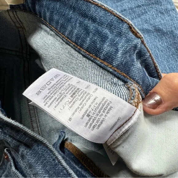 Madewell The Perfect Vintage Jean in Earlside Wash: Raw-Hem Edition - Picture 9 of 14